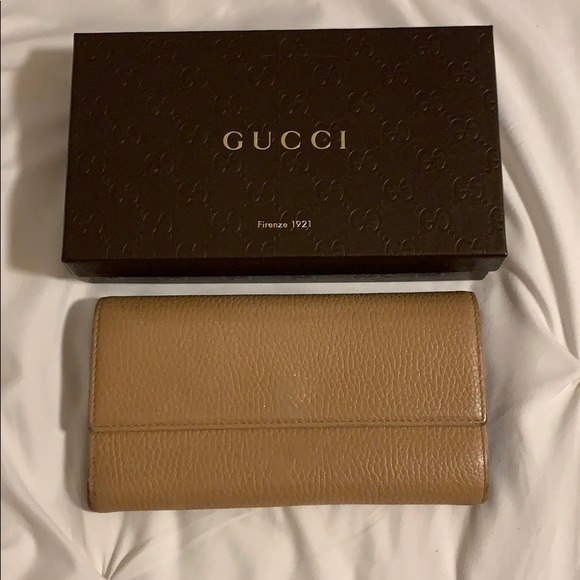 Gucci Handbags - Gucci Leather Wallet